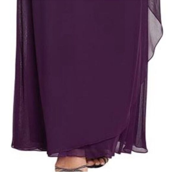 NWT XSCAPE | Beaded Formal Gown in Plum Purple Formal Elegant Long Dress 4P - Picture 13 of 16